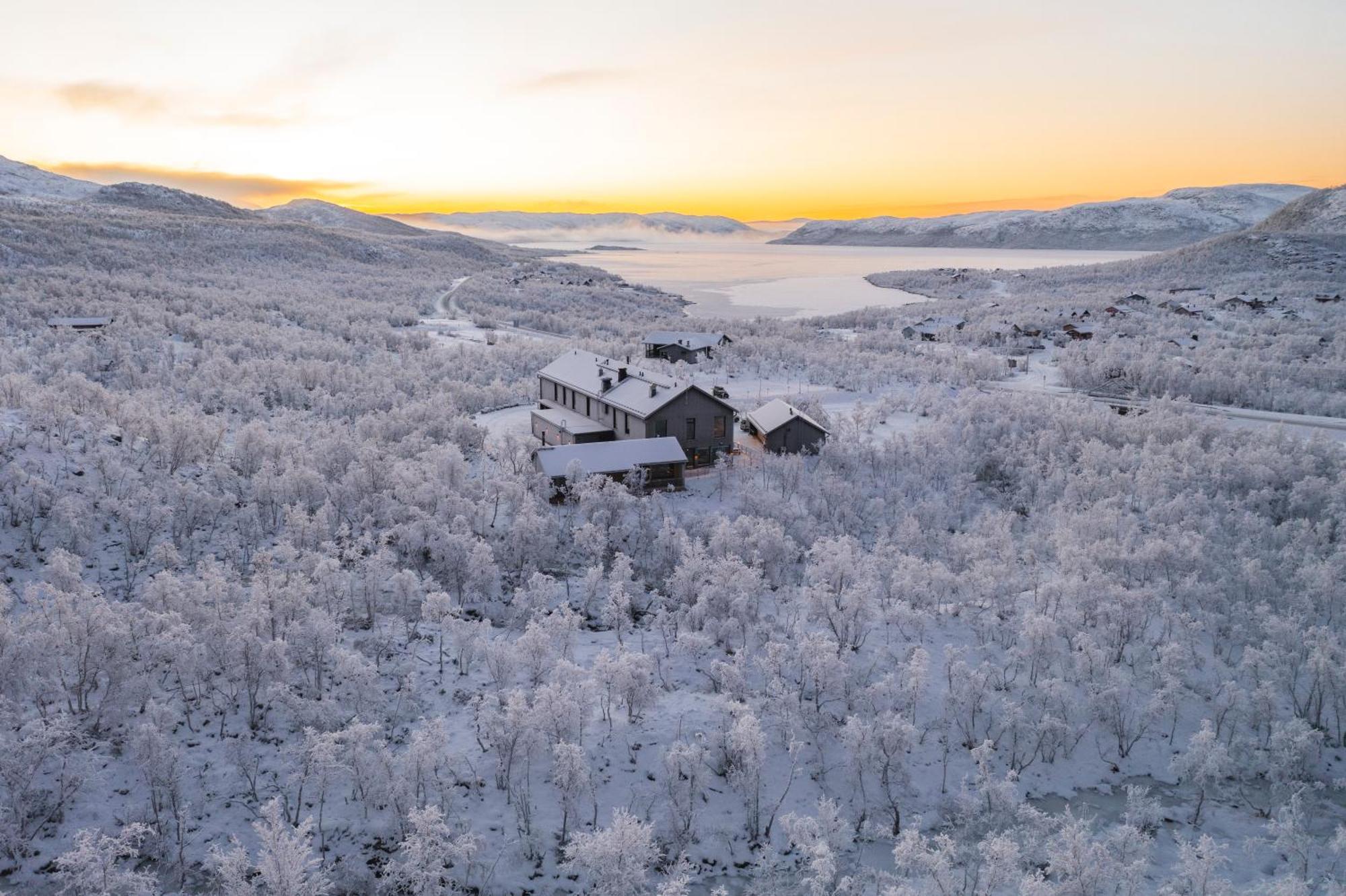 Cahkal Hotel Kilpisjärvi Exterior foto